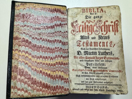 Der Blick in die Berenberg-Bibel, erschienen im Jahr 1760