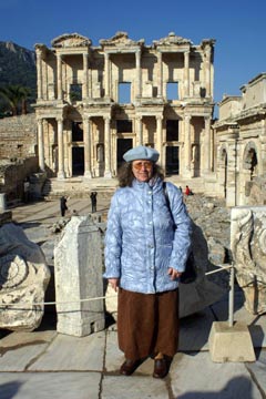 Türkei, Ephesos/Efes, Claudia vor Celsus-Bibliothek Türkei, Ephesos/Efes, Claudia vor Celsus-Bibliothek