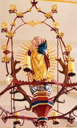 Annen-Marien-Leuchter nach der Renovierung in der Maria-Magdalenen-Kirche in Lauenburg/Elbe Annen-Marien-Leuchter nach der Renovierung in der Maria-Magdalenen-Kirche in Lauenburg/Elbe